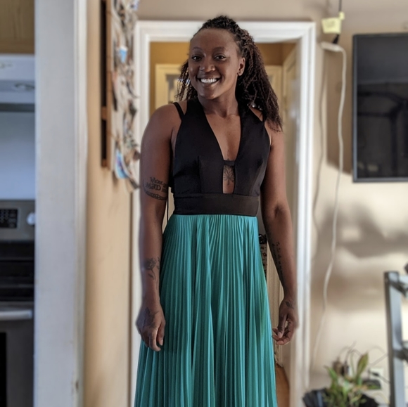 Guess Dress - Picture 3 of 3